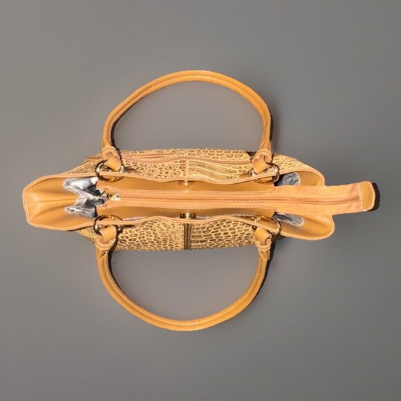 👜 MC Elegance Leather Shoulder Bag | Spacious & Stylish Work Tote - Picture 8 of 15